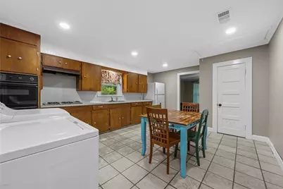 505 W Columbus Street, West, TX 76691 - Photo 9