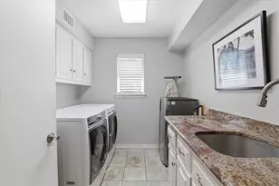 7811 Pencross Ln, Dallas, TX 75248 - Photo 19