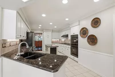 7811 Pencross Lane, Dallas, TX 75248 - Photo 11