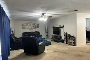 310 Lakeview Dr, Grand Prairie, TX 75051 - Photo 1