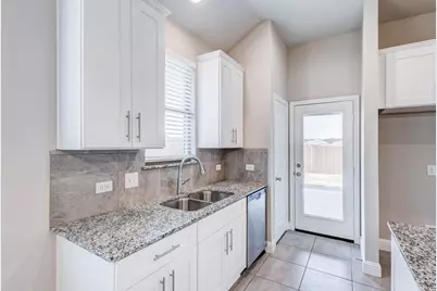 301 Pearl Street, Cleburne, TX 76031 - Photo 9