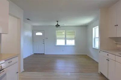 1202 Sunnyside Avenue, Cockrell Hill, TX 75211 - Photo 13