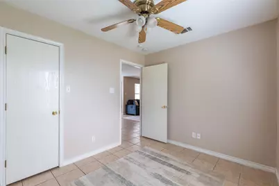 136 Nolan #B, Tye, TX 79563 - Photo 15