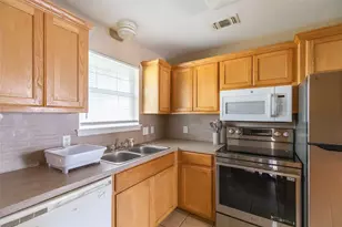 136 Nolan, Tye, TX 79563 - Photo 5