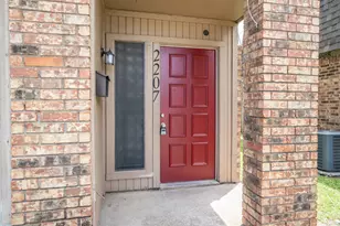 2205 Chase Ct, Dalworthington Gardens, TX 76013 - Photo 5