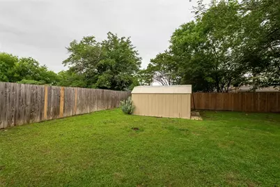 5621 Brent Drive, Haltom City, TX 76148 - Photo 37