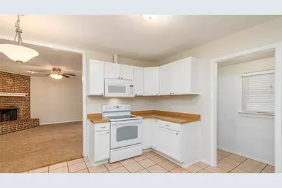 5621 Brent Drive, Haltom City, TX 76148 - Photo 33