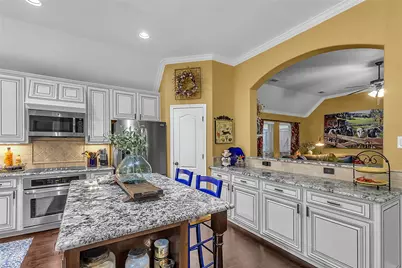 4512 Seventeen Lakes Court, Fort Worth, TX 76262 - Photo 13