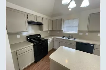 819 Over Ridge Drive, Grand Prairie, TX 75052 - Photo 9
