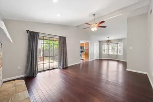 1406 Colonnade Dr, Arlington, TX 76018 - Photo 5