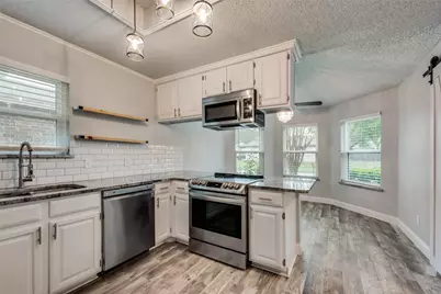 1002 Canary Lane, Mansfield, TX 76063 - Photo 5