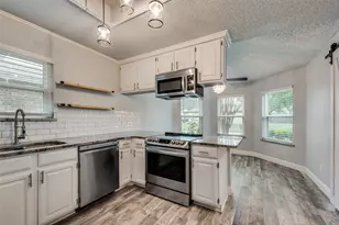 1002 Canary Ln, Mansfield, TX 76063 - Photo 5