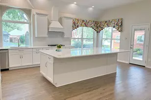 2001 Elm Creek Ln, Flower Mound, TX 75028 - Photo 7
