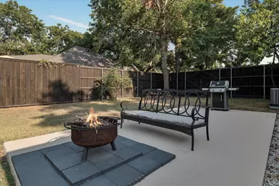 300 E Division Street, Pilot Point, TX 76258 - Photo 37