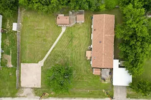 811 SW 21st St, Mineral Wells, TX 76067 - Photo 1