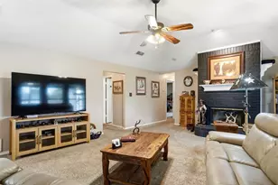 423 Fall Cedar Dr, Fort Worth, TX 76108 - Photo 9