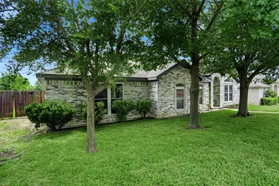 423 Fall Cedar Drive, Fort Worth, TX 76108 - Photo 3