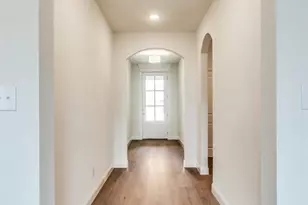 500 Lakeway Ln, Justin, TX 76247 - Photo 3