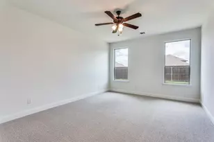 500 Lakeway Ln, Justin, TX 76247 - Photo 9