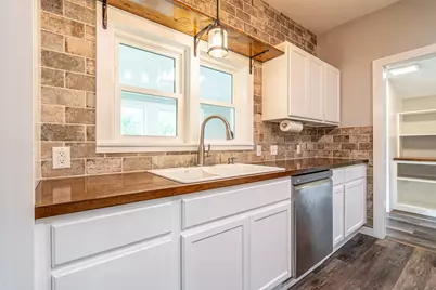 167 W Ross Street, Walnut Springs, TX 76690 - Photo 11