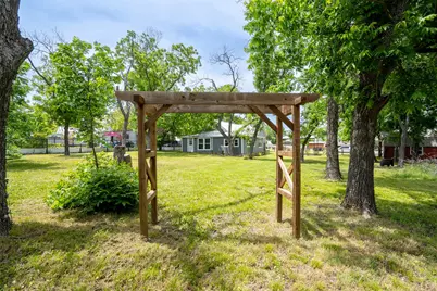 167 W Ross Street, Walnut Springs, TX 76690 - Photo 29