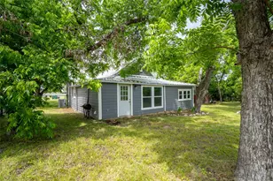 167 W Ross St, Walnut Springs, TX 76690 - Photo 31
