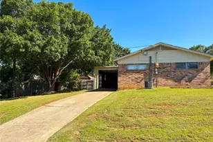 1829 S Center St, Denison, TX 75021 - Photo 5