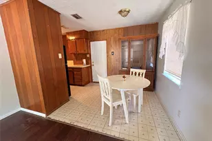 1829 S Center St, Denison, TX 75021 - Photo 9
