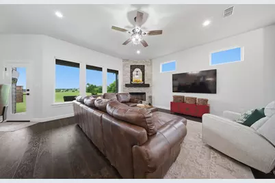 148 Lakeview Circle, Pilot Point, TX 76258 - Photo 7
