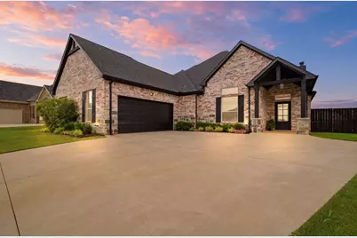 148 Lakeview Circle, Pilot Point, TX 76258 - Photo 3