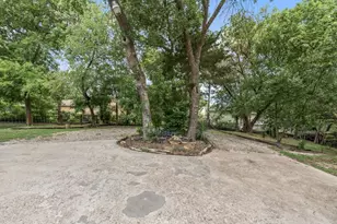710 Bow Creek Ct, Duncanville, TX 75116 - Photo 27