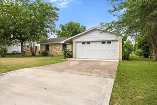606 Nancy Dr, Glen Rose, TX 76043 - Photo 3