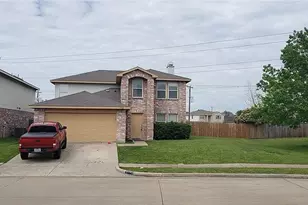 5702 Marietta Dr, Arlington, TX 76017 - Photo 3