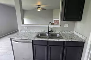 5702 Marietta Dr, Arlington, TX 76017 - Photo 31