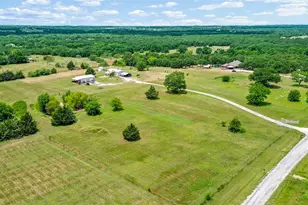 343 Meadow Lark Ln, Bowie, TX 76230 - Photo 1