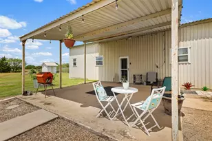 343 Meadow Lark Ln, Bowie, TX 76230 - Photo 5