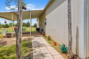 343 Meadow Lark Ln, Bowie, TX 76230 - Photo 3