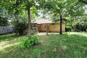 722 S Church St, Pilot Point, TX 76258 - Photo 23