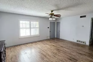 722 S Church St, Pilot Point, TX 76258 - Photo 7