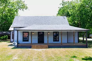 223 E Shreveport St, Van Alstyne, TX 75495 - Photo 1