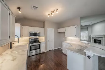 2225 Arbor Creek Drive, Carrollton, TX 75010 - Photo 7