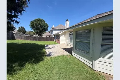 1115 Chancellorsville Parkway, Grand Prairie, TX 75052 - Photo 17