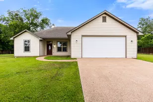 263 E Cougar Ln, China Spring, TX 76633 - Photo 3