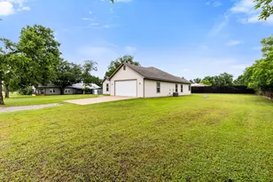 263 E Cougar Ln, China Spring, TX 76633 - Photo 5