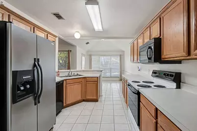 813 Wrentham Drive, Saginaw, TX 76179 - Photo 5