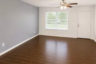 203 W Willow St, Sanger, TX 76266 - Photo 5