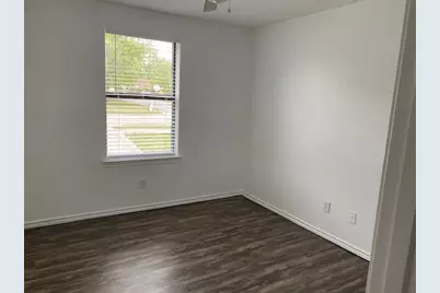203 W Willow Street, Sanger, TX 76266 - Photo 5