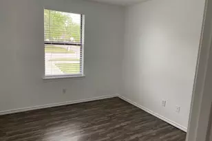 203 W Willow St, Sanger, TX 76266 - Photo 5