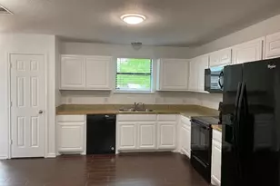 203 W Willow St, Sanger, TX 76266 - Photo 3