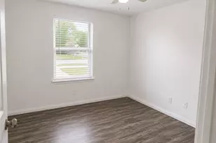 203 W Willow St, Sanger, TX 76266 - Photo 9